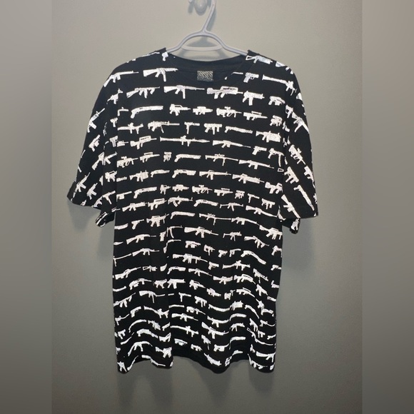 VINTAGE Rogue Status Gun Show All Over Print Graphic T-Shirt (Sz XL)  Grey - Picture 2 of 5